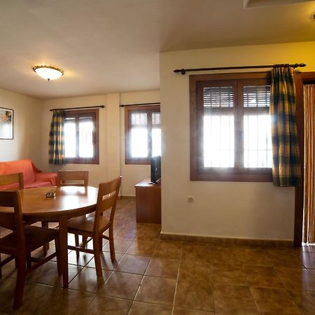 Apartamentos Berrocal Алькала-дель-Хукар Екстер'єр фото
